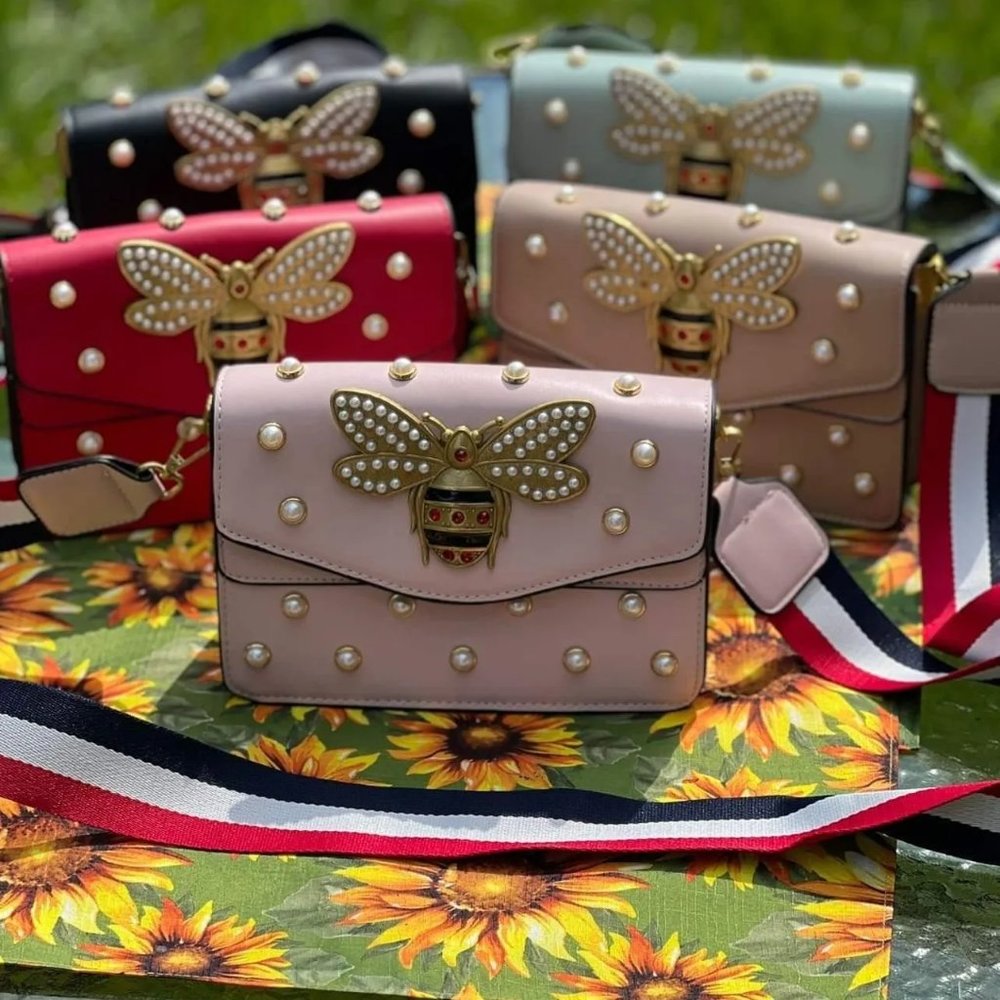 Queen B crossbody bag